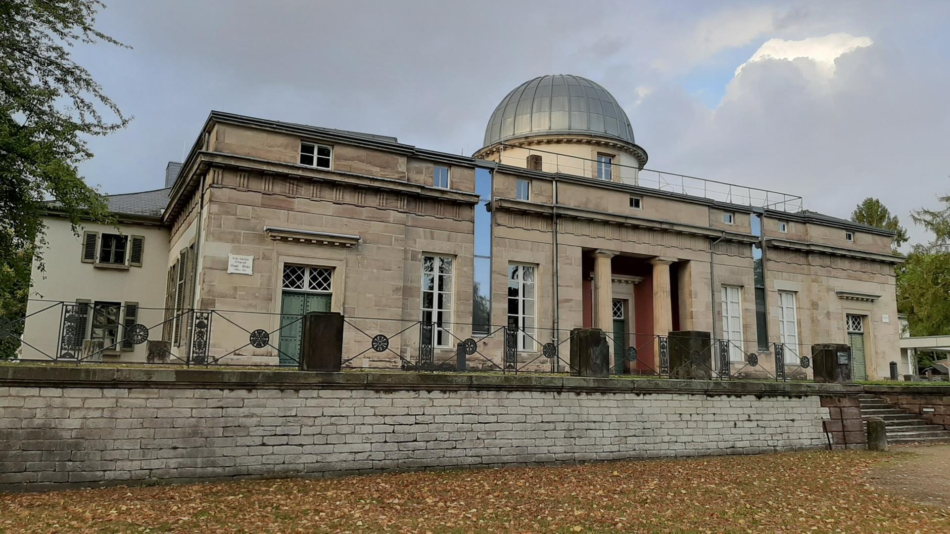 Hans-Heinricht Voigt war 23 Jahre lang Direktor der Gaußschen Sternwarte in Göttingen Hans-Heinricht Voigt war 23 Jahre lang Direktor der Gaußschen Sternwarte in Göttingen