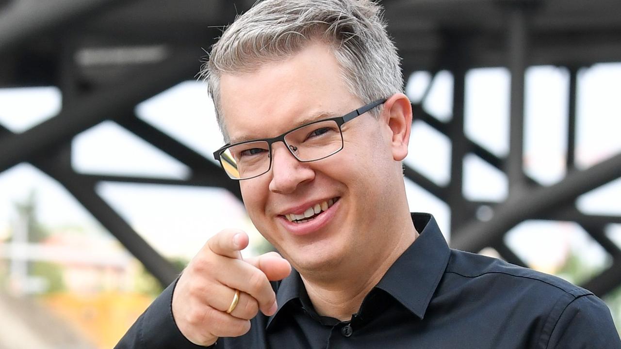 01.08.2018, Berlin: Der Investor Frank Thelen bei einem Pressetermin zum Start der neuen Staffel der VOX-Gründer-Show "Die Höhle der Löwen". Foto: Jens Kalaene/dpa-Zentralbild/dpa 01.08.2018, Berlin: Der Investor Frank Thelen bei einem Pressetermin zum Start der neuen Staffel der VOX-Gründer-Show "Die Höhle der Löwen". Foto: Jens Kalaene/dpa-Zentralbild/dpa