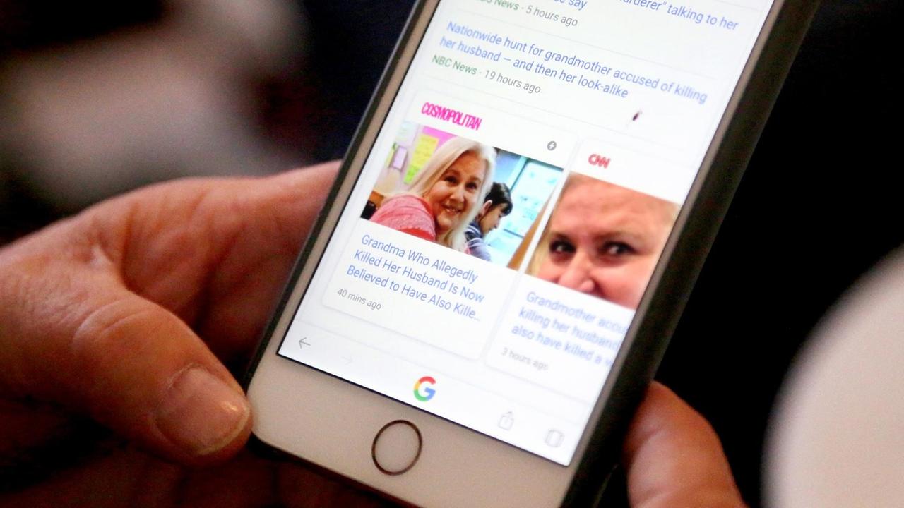 Nachrichtenüberblick von Google auf einem Smartphone (David Joles/Minneapolis Star Tribune/TNS) Photo via Newscom picture alliance | Nachrichtenüberblick von Google auf einem Smartphone (David Joles/Minneapolis Star Tribune/TNS) Photo via Newscom picture alliance |