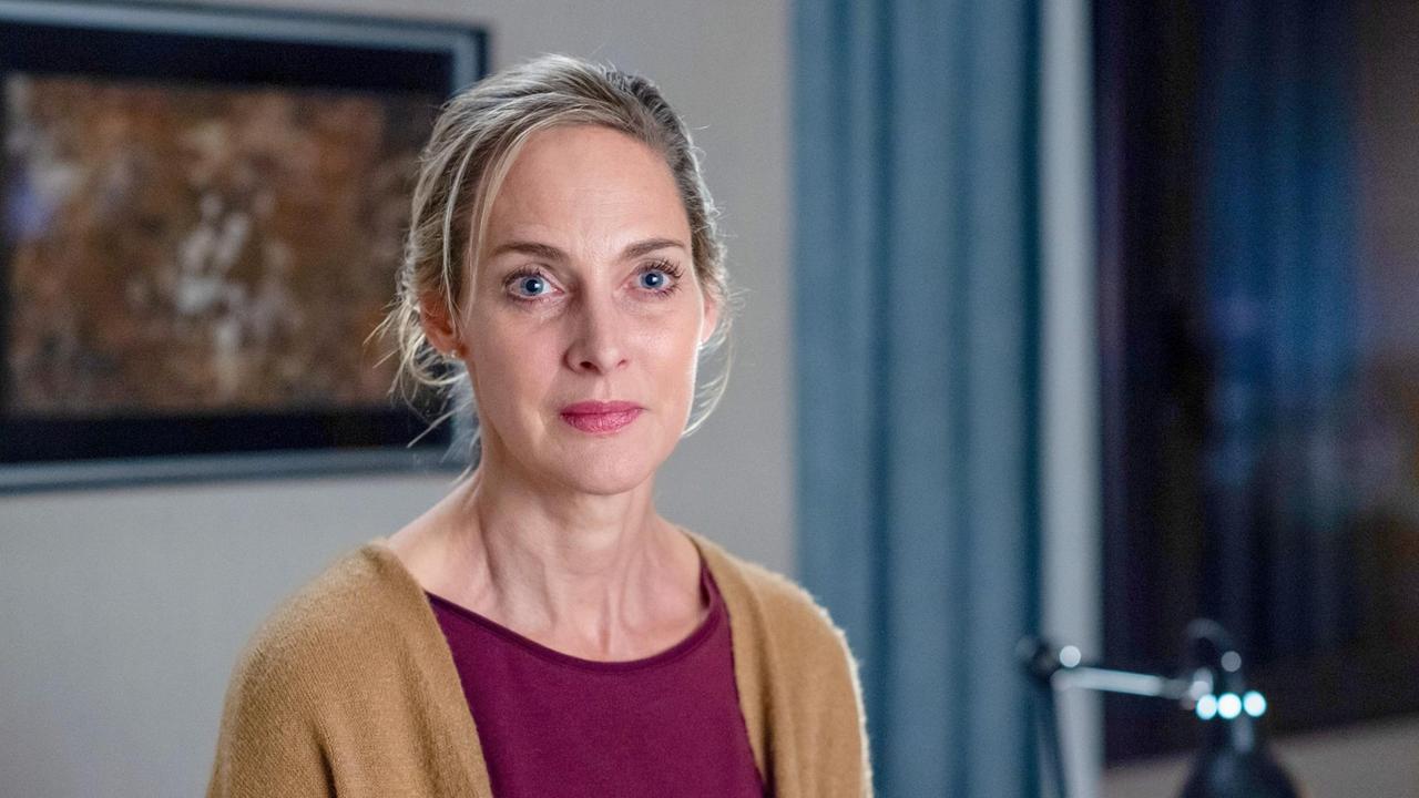 Porträtaufnahme von Sophie von Kessel in der Rolle der Judith, aus dem Fernsehfilm "Das Verhör in der Nacht". Porträtaufnahme von Sophie von Kessel in der Rolle der Judith, aus dem Fernsehfilm "Das Verhör in der Nacht".