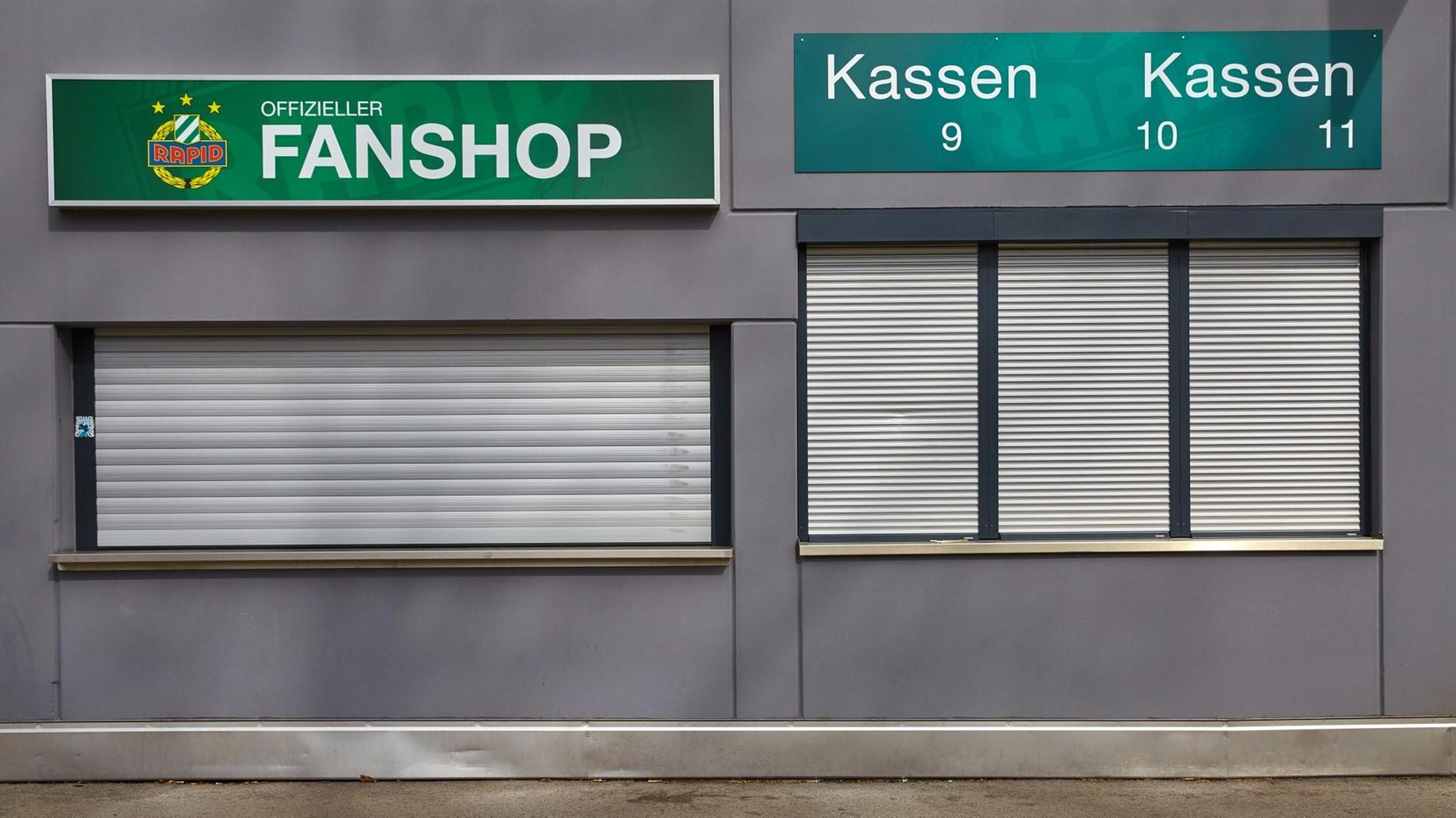 Geschlossene Kassen an einem Stadion. Geschlossene Kassen an einem Stadion.
