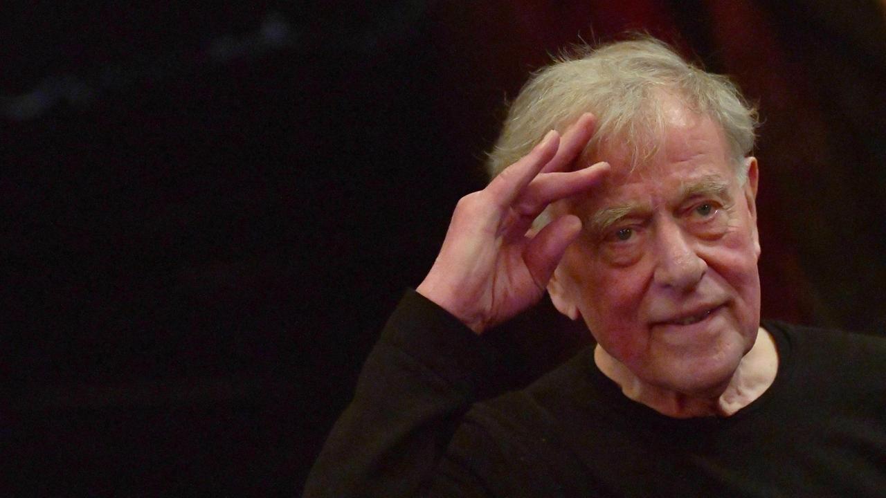 Claus Peymann bei einer Probe am 09.02.2017 am Berliner Ensemble Claus Peymann bei einer Probe am 09.02.2017 am Berliner Ensemble