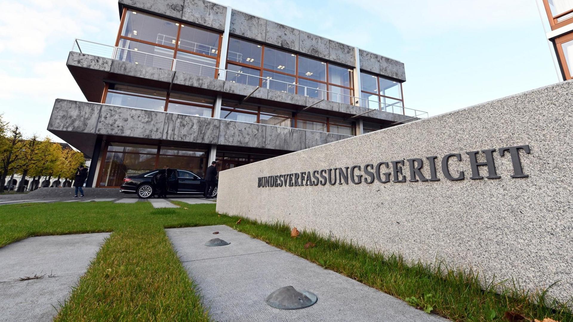 Karlsruhe: Außenaufnahme des Bundesverfassungsgerichts Karlsruhe: Außenaufnahme des Bundesverfassungsgerichts