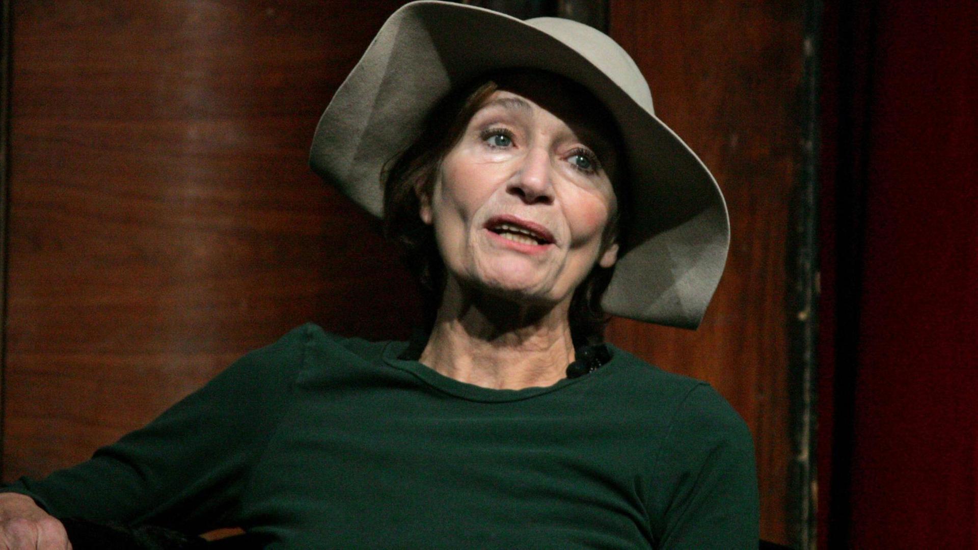 Schauspielerin Barbara Nüsse 2006 als Virginia Woolf im Renaissance-Theater in Berlin