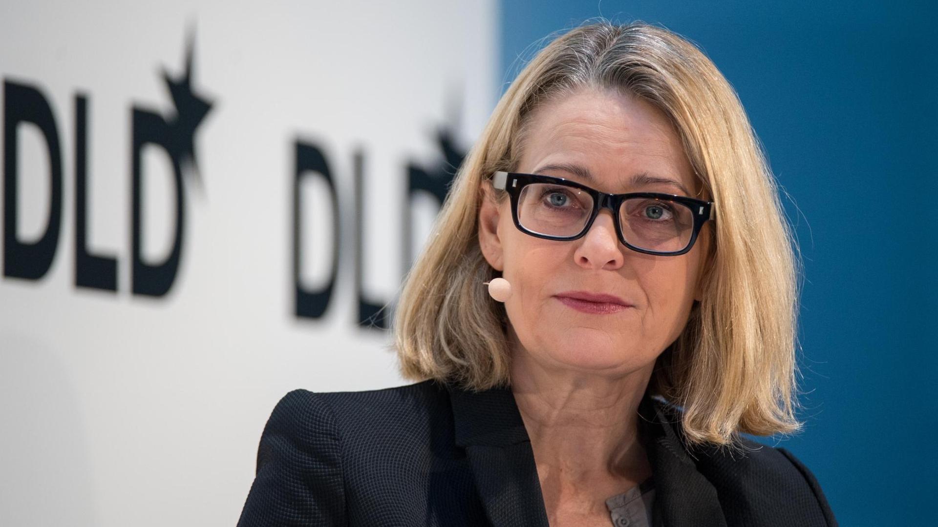 Miriam Meckel bei einer Diskussionsrunde