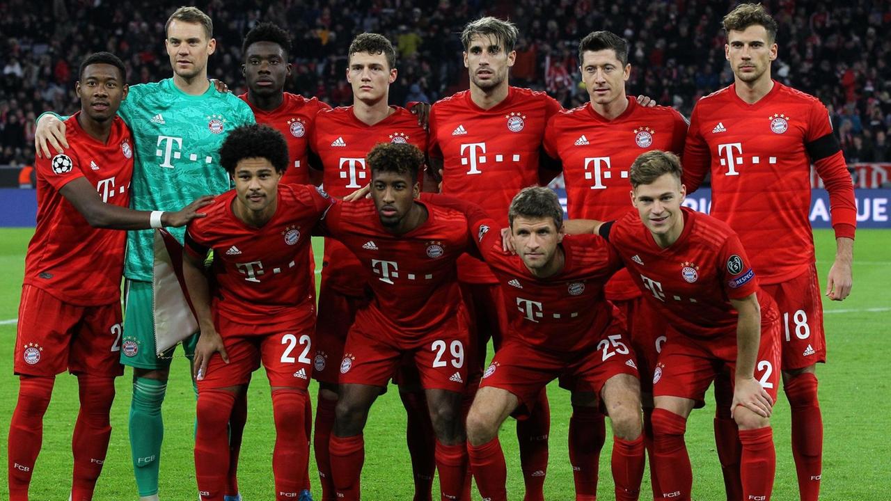 Mannschaftsfoto des FC Bayern vor dem 4. Gruppenspiel der Champions League 2019/20 gegen Olympiakos Piräus