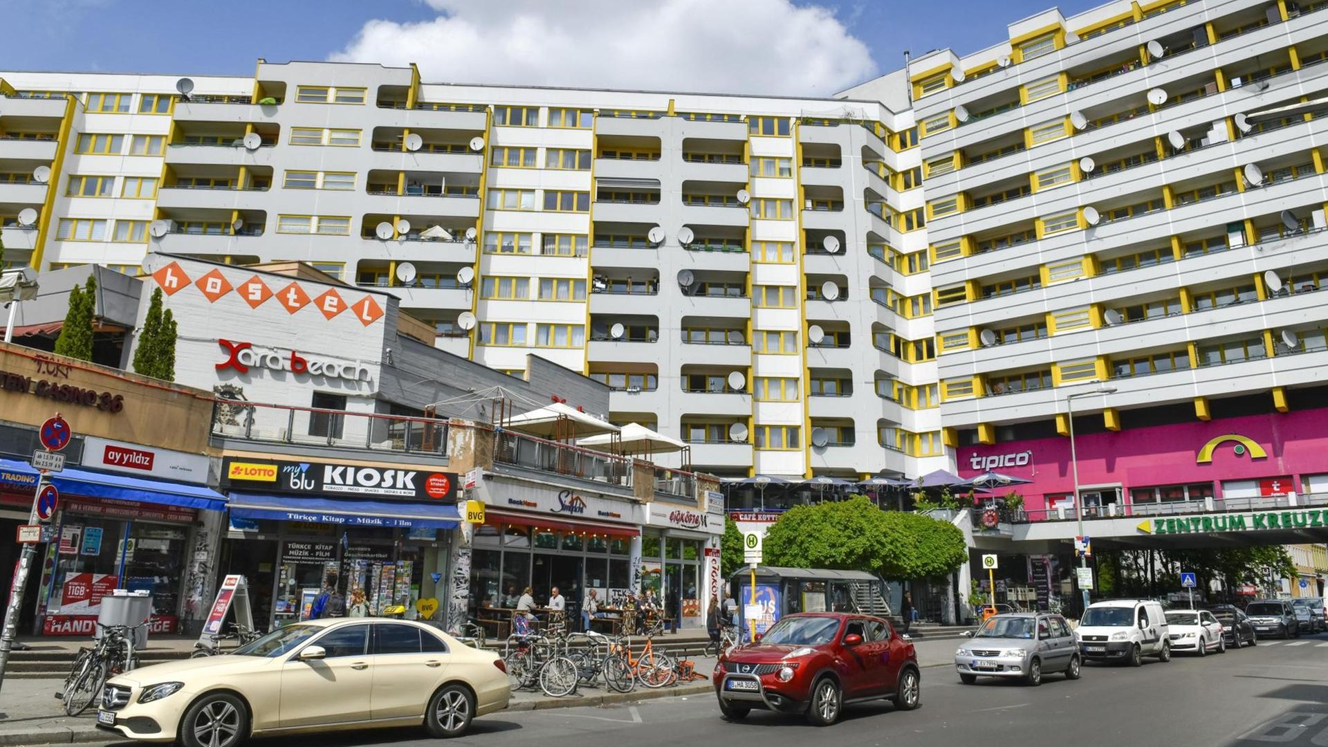 Hochhaus am Kottbusser Tor in Berlin-Kreuzberg.