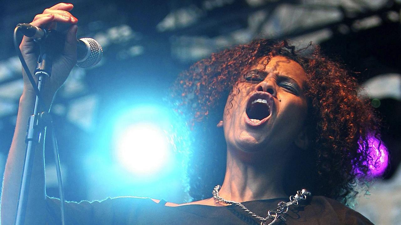 Neneh Cherry beim Jazz-Festival in San Sebastian 2012 auf der Bühne. Neneh Cherry beim Jazz-Festival in San Sebastian 2012 auf der Bühne.