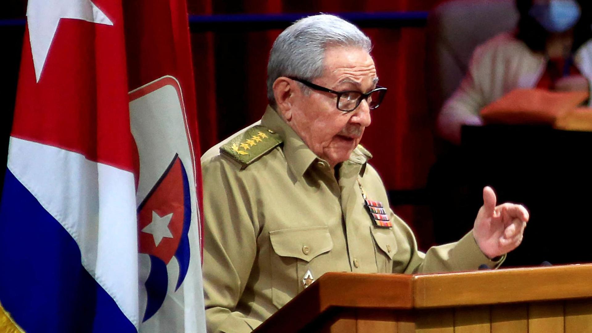 Raúl Castro spricht auf einem Parteikongress in Havanna Raúl Castro spricht auf einem Parteikongress in Havanna