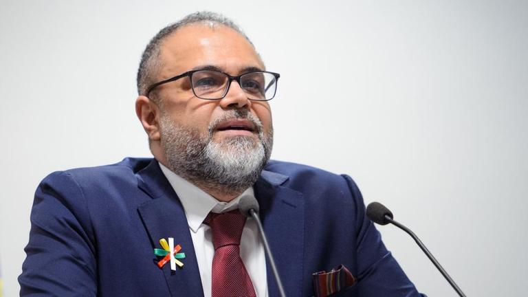Ali Ertan Toprak, Vorsitzender der kurdischen Gemeinde Deutschlands, spricht beim Neujahrsempfang der kurdischen Gemeinde in der Landesvertretung Niedersachsen Ali Ertan Toprak, Vorsitzender der kurdischen Gemeinde Deutschlands, spricht beim Neujahrsempfang der kurdischen Gemeinde in der Landesvertretung Niedersachsen
