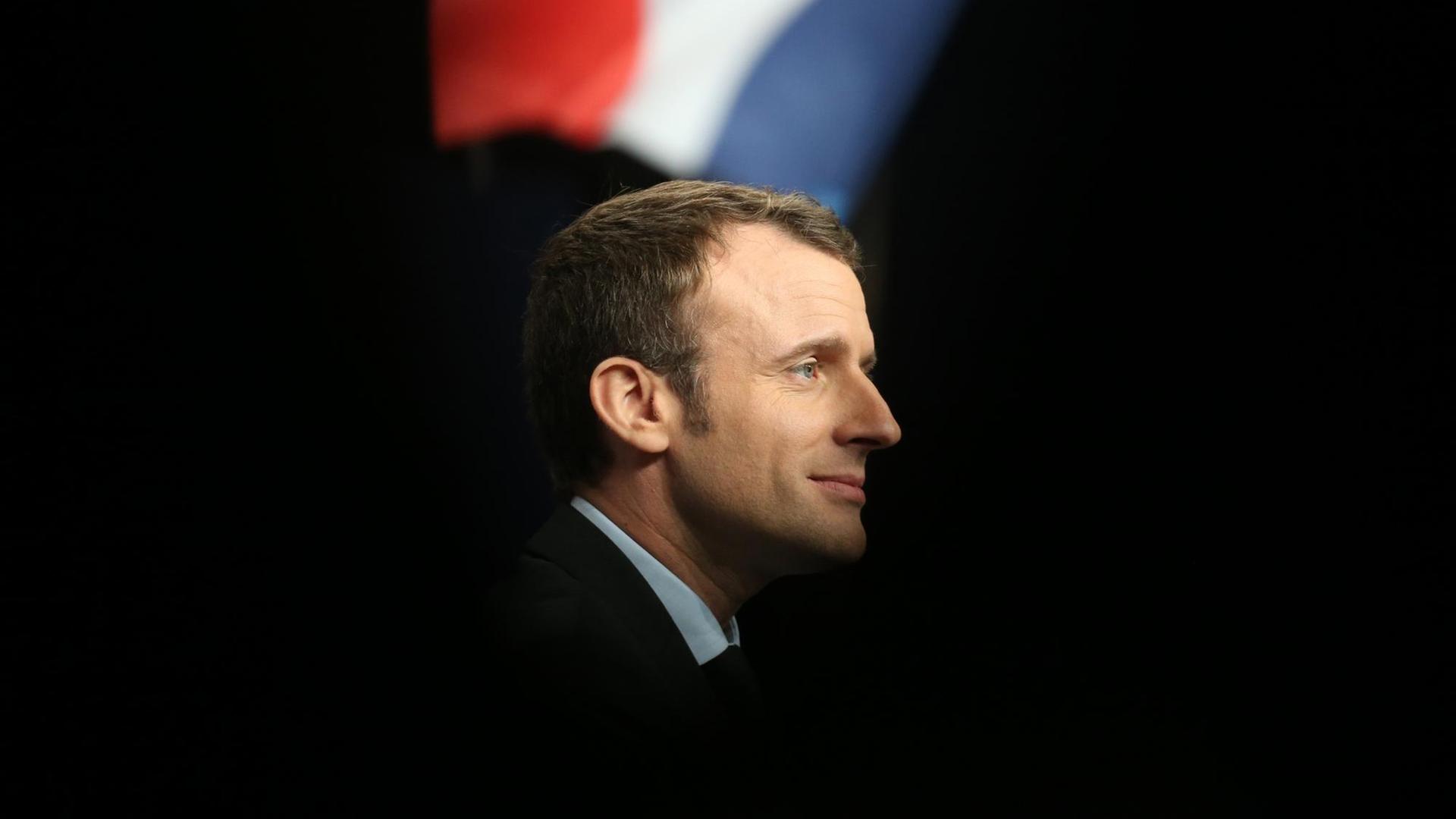 Der Präsidentschaftskandidat Emmanuel Macron hält auf einer Wahlkampfveranstaltung in Reims am 17.3.2017 eine Rede. Der Präsidentschaftskandidat Emmanuel Macron hält auf einer Wahlkampfveranstaltung in Reims am 17.3.2017 eine Rede.