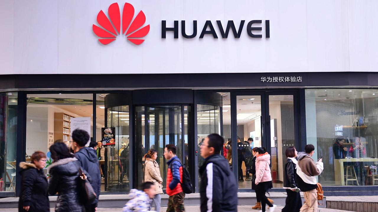 Ein Huawei-Geschäft in Shenyang, Hauptstadt der chinesischen Provinz Liaoning. Ein Huawei-Geschäft in Shenyang, Hauptstadt der chinesischen Provinz Liaoning.