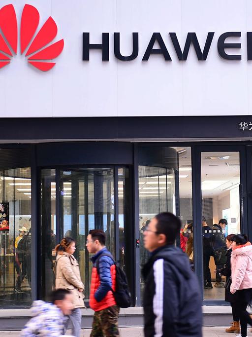 Ein Huawei-Geschäft in Shenyang, Hauptstadt der chinesischen Provinz Liaoning.