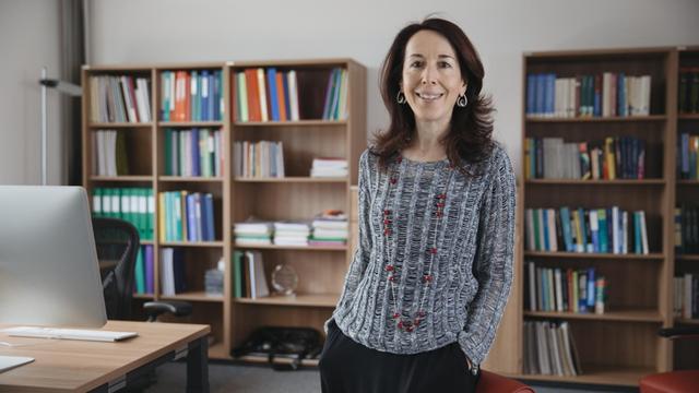 Die gebürtige Italienerin Alessandra Buonnano forscht seit 2014 in Potsdam am Max-Planck-Institut für Gravitationsphysik, dem Albert-Einstein-Institut