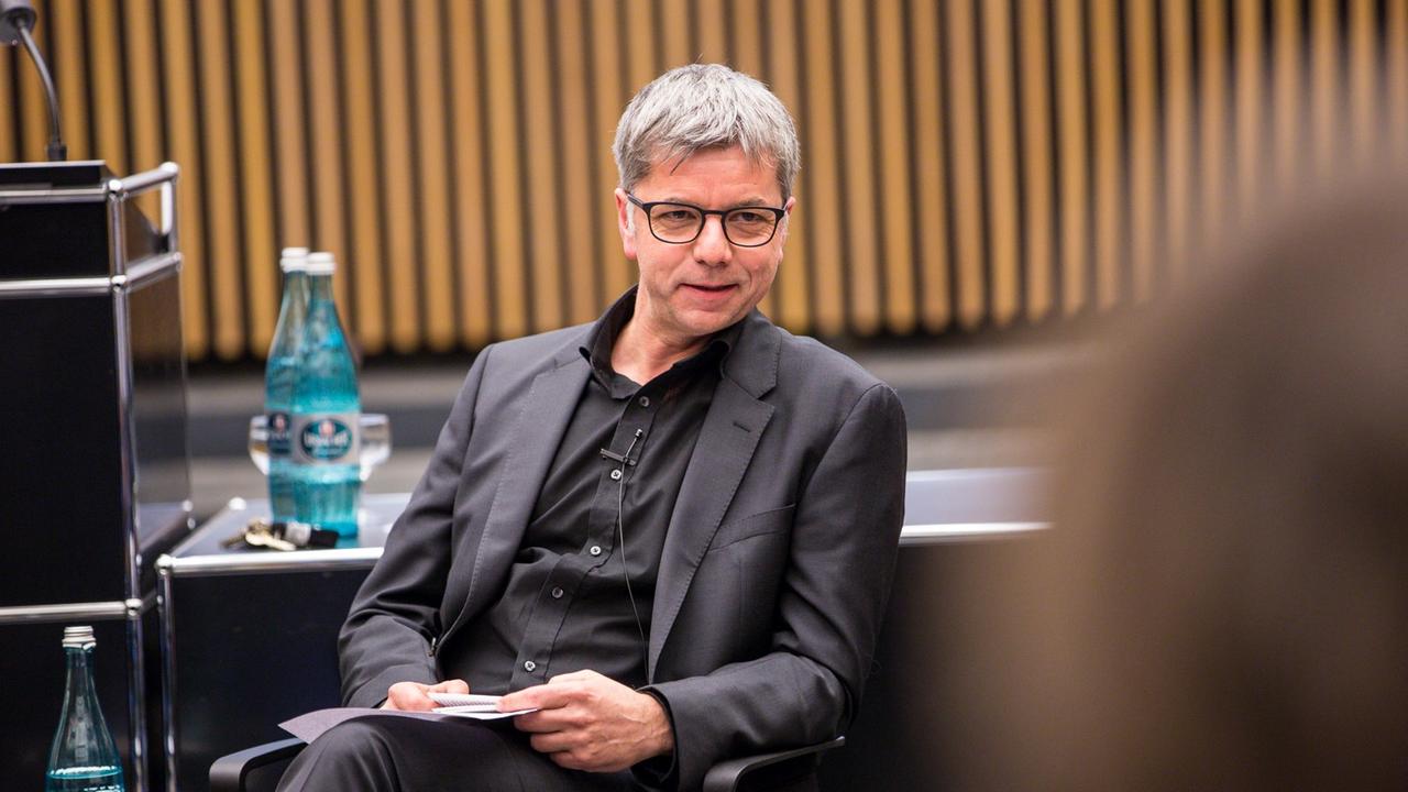 Magnus Striet, Professor für Fundamentaltheologie an der Universität Freiburg im Breisgau. Magnus Striet, Professor für Fundamentaltheologie an der Universität Freiburg im Breisgau.