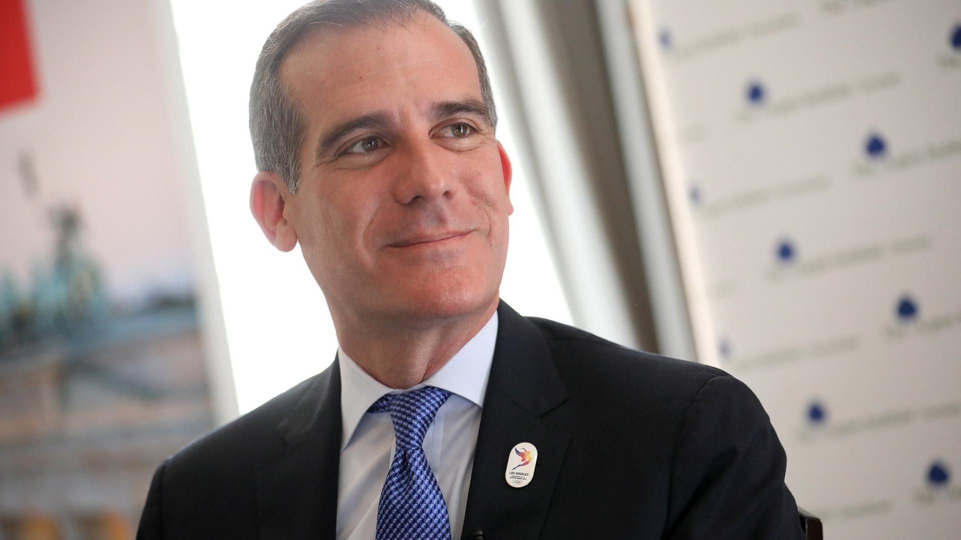 Eric Garcetti, Bürgermeister von Los Angeles im US-Bundesstaat Kalifornien bei der Veranstaltung von Deutschlandfunk Kultur und dem Aspen Institute im Schöneberger Rathaus in Berlin Eric Garcetti, Bürgermeister von Los Angeles im US-Bundesstaat Kalifornien bei der Veranstaltung von Deutschlandfunk Kultur und dem Aspen Institute im Schöneberger Rathaus in Berlin