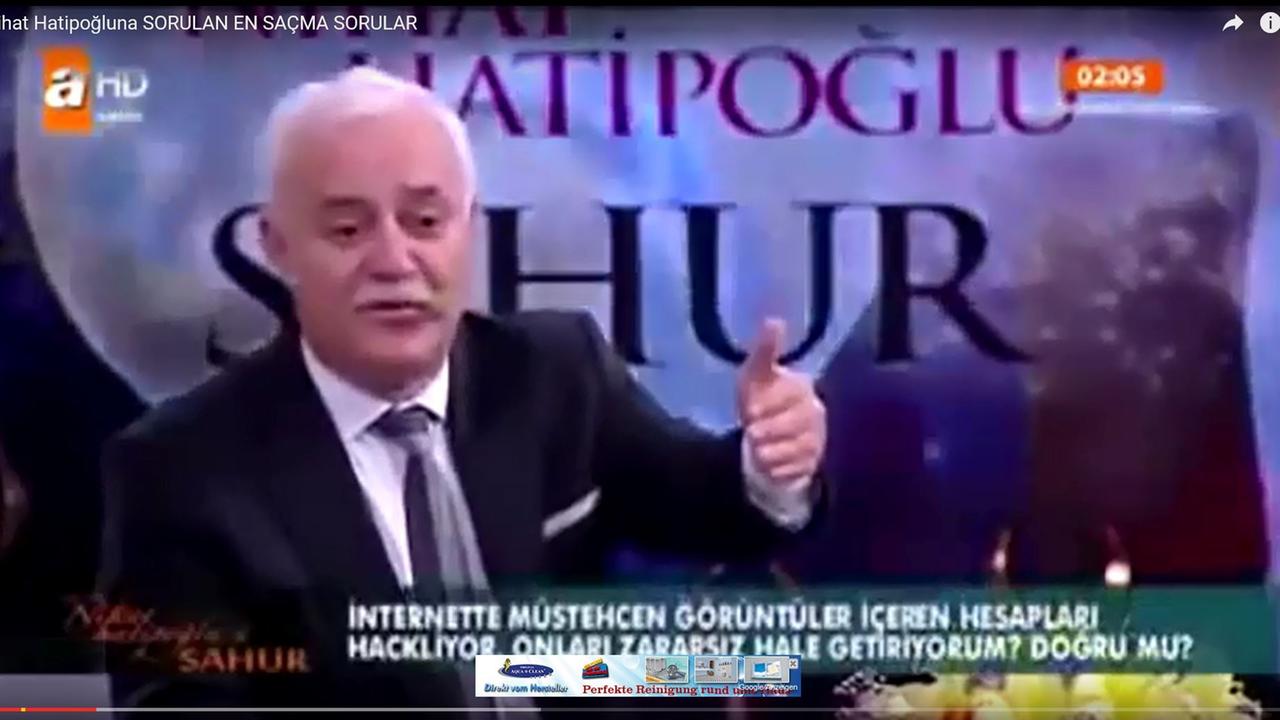 Der populäre TV-Hodscha Nihat Hatipoglu in seiner Sendung Der populäre TV-Hodscha Nihat Hatipoglu in seiner Sendung
