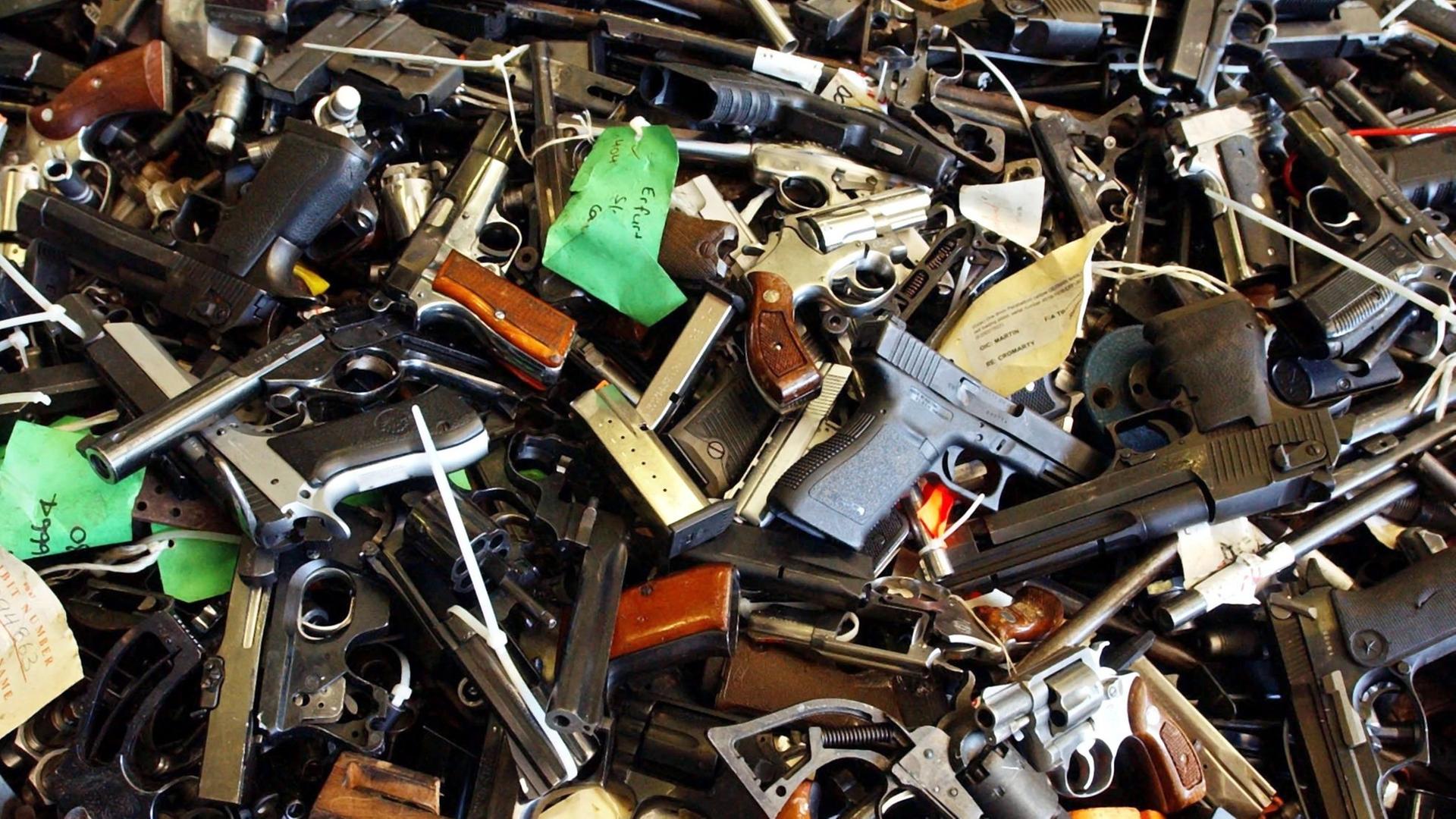 Berg aus Schusswaffen Berg aus Schusswaffen