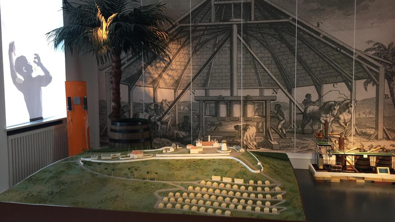 Modell von rekonstrukierter Zuckerplantage Bradshaw (Sion Hill) im Flensburger Schifffahrtsmuseum Modell von rekonstrukierter Zuckerplantage Bradshaw (Sion Hill) im Flensburger Schifffahrtsmuseum