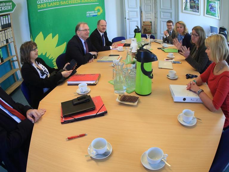 Bereits vor drei Tagen trafen sich die Vertreter von CDU, SPD und Grünen in Magdeburg zu Sondierungsgesprächen.