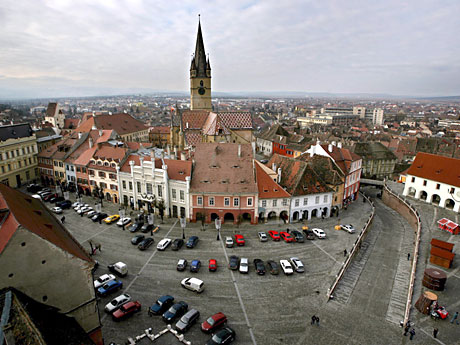 Blick auf den kleinen Platz von Hermannstadt (Sibiu)