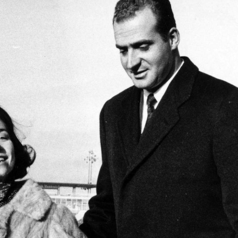 Prinz Juan Carlos von Spanien - der spätere spanische König - und seine Frau Sofia am Flughafen von Brüssel im Jahr 1969