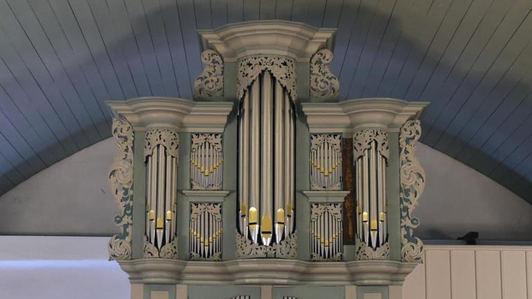 Die von Arp Schnitger erbaute Orgel in der Findorffkirche in Grasberg (Kreis Osterholz/Niedersachsen), aufgenommen am 15.02.2016. Niedersachsen will die Instrumente des berühmten Orgelbauers Schnitger für die Aufnahme ins Unesco-Weltkulturerbe vorschlagen. Die von Arp Schnitger erbaute Orgel in der Findorffkirche in Grasberg (Kreis Osterholz/Niedersachsen), aufgenommen am 15.02.2016. Niedersachsen will die Instrumente des berühmten Orgelbauers Schnitger für die Aufnahme ins Unesco-Weltkulturerbe vorschlagen.