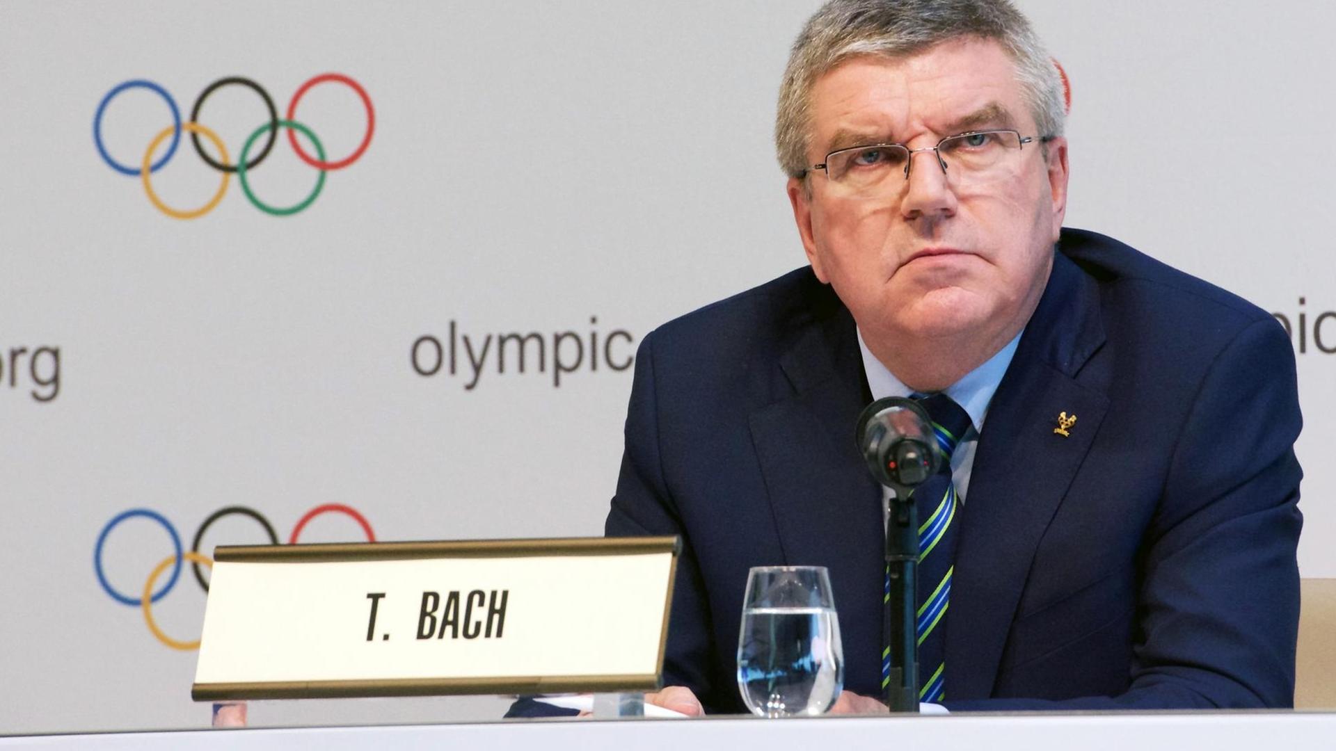 IOC-Präsident Thomas Bach bei einer Pressekonferenz. IOC-Präsident Thomas Bach bei einer Pressekonferenz.