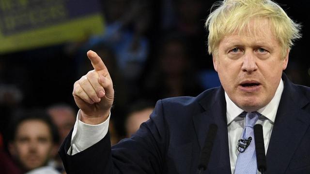 Boris Johnson, Premierminister von Großbritannien, spricht am letzten Tag des Wahlkampfes in der Copper Box Arena im Queen Elizabeth Olympic Park.