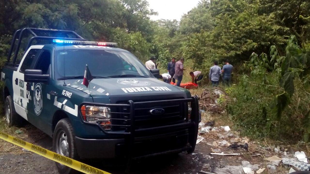 Forensiche Spezialkräfte bergen am 19. September 2016 die Leichen von drei ermordeten katholischen Priestern in Mexiko.