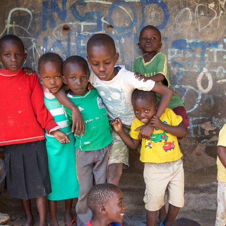 Mathare ist ein Slum in Nairobi, Kenia. Eine Ambulanz der German Doctors ist die einzige medizinische Einrichtung für Zehntausende von Menschen. 