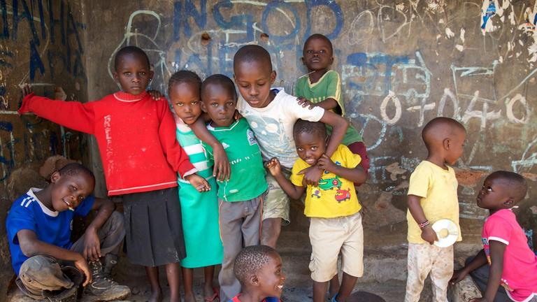 Mathare ist ein Slum in Nairobi, Kenia. Eine Ambulanz der German Doctors ist die einzige medizinische Einrichtung für Zehntausende von Menschen. 