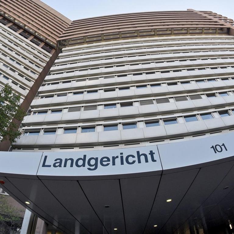 Das Gebäude des Land- und Amtsgerichtes, aufgenommen am 21.09.2016 in Köln (Nordrhein-Westfalen).