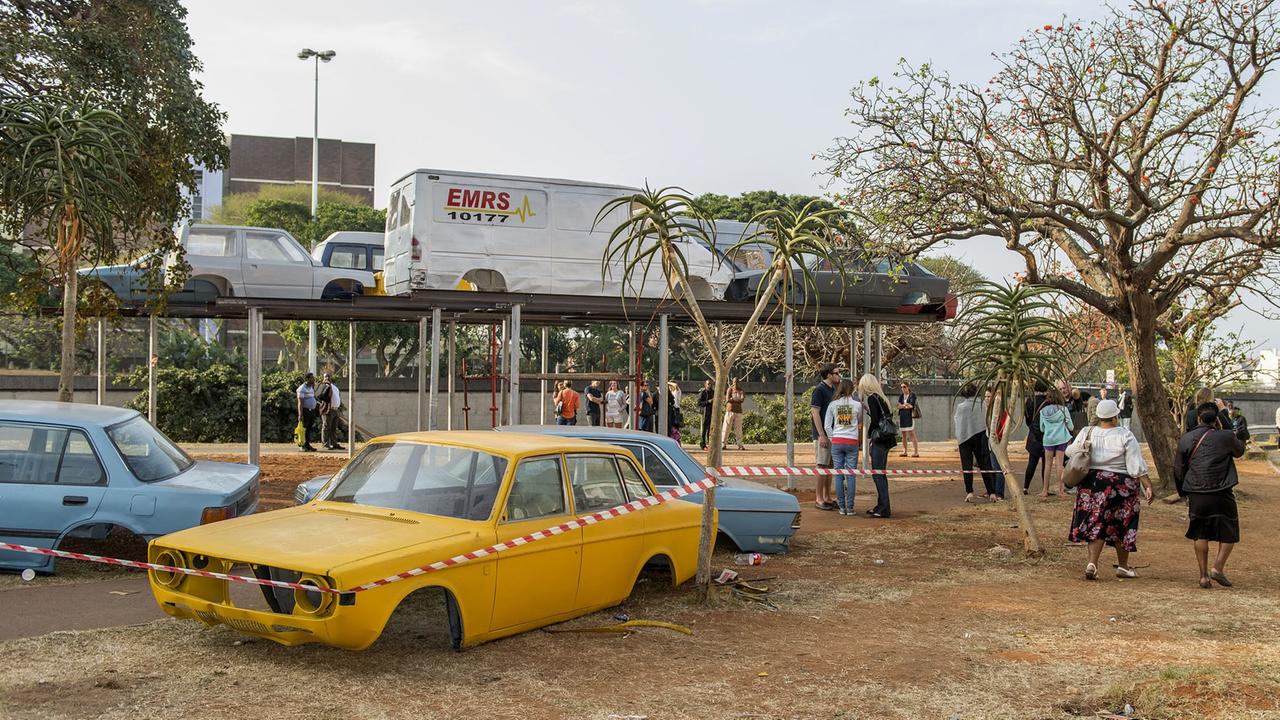 Deutsch-südafrikanisches Projekt zum Internationalen Architektenkongress in Durban: "Rushhour". Deutsch-südafrikanisches Projekt zum Internationalen Architektenkongress in Durban: "Rushhour".
