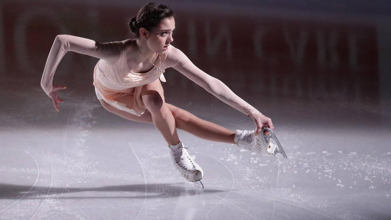 Jewgenija Medwedjewa bei der Eiskunstlauf-WM 2017 in Helsinki Jewgenija Medwedjewa bei der Eiskunstlauf-WM 2017 in Helsinki