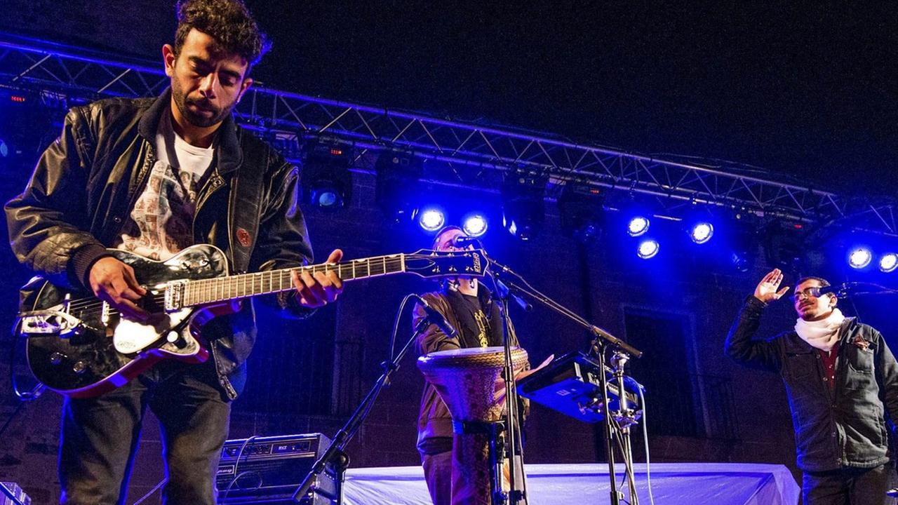 Die palästinensische Band 47Soul auf der Bühne beim Womad Music Festival im spanischen Caceres, aufgenommen am 6.5.2016 Die palästinensische Band 47Soul auf der Bühne beim Womad Music Festival im spanischen Caceres, aufgenommen am 6.5.2016