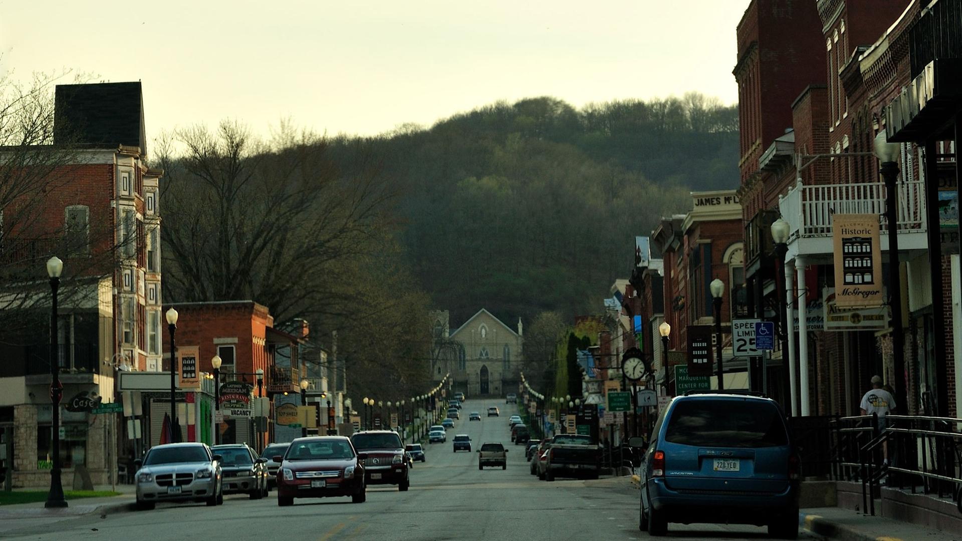 Die Hauptstraße von McGregor, Iowa, im Mittleren Westen der USA, aufgenommen am 20.3.2012. Die Hauptstraße von McGregor, Iowa, im Mittleren Westen der USA, aufgenommen am 20.3.2012.