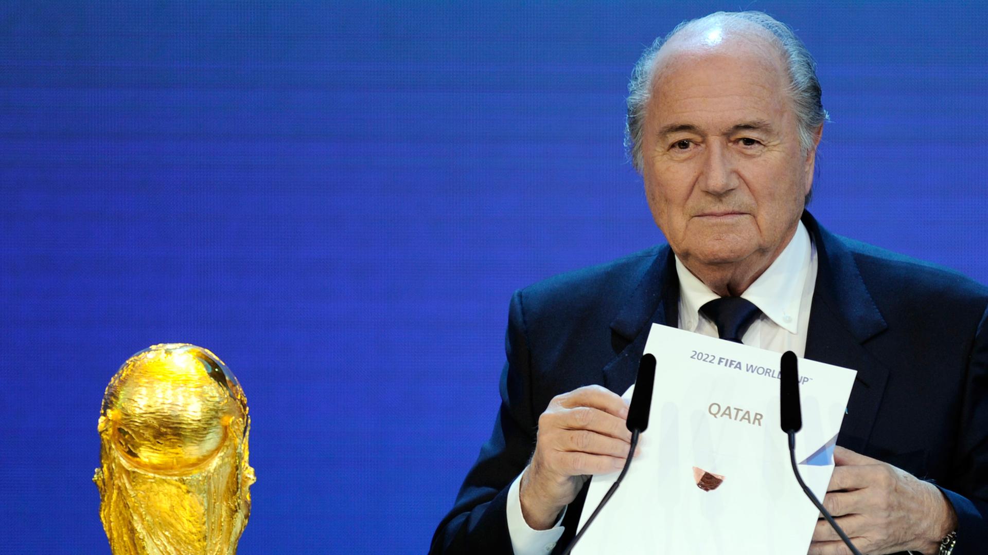 Fifa-Präsident Joseph Blatter bei der Bekanntgabe der WM-Ausrichter 2018 und 2022 Fifa-Präsident Joseph Blatter bei der Bekanntgabe der WM-Ausrichter 2018 und 2022