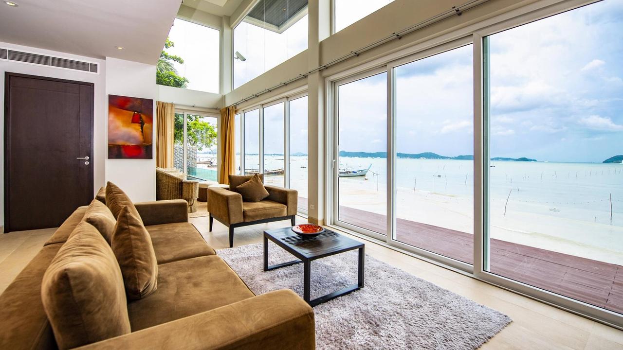 Blick aus einem Hotelzimmer aufs Meer. Blick aus einem Hotelzimmer aufs Meer.