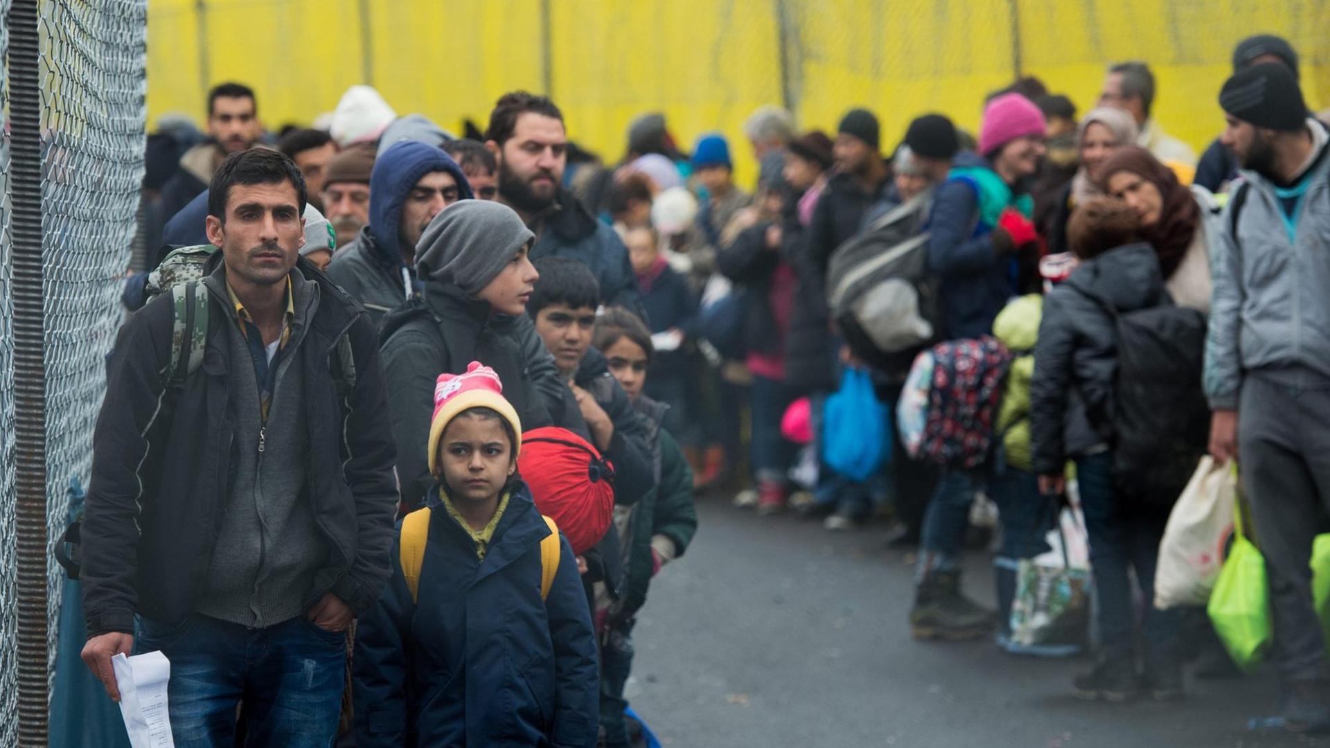 Flüchtlinge an der slowenisch-österreichischen Grenze. Flüchtlinge an der slowenisch-österreichischen Grenze.