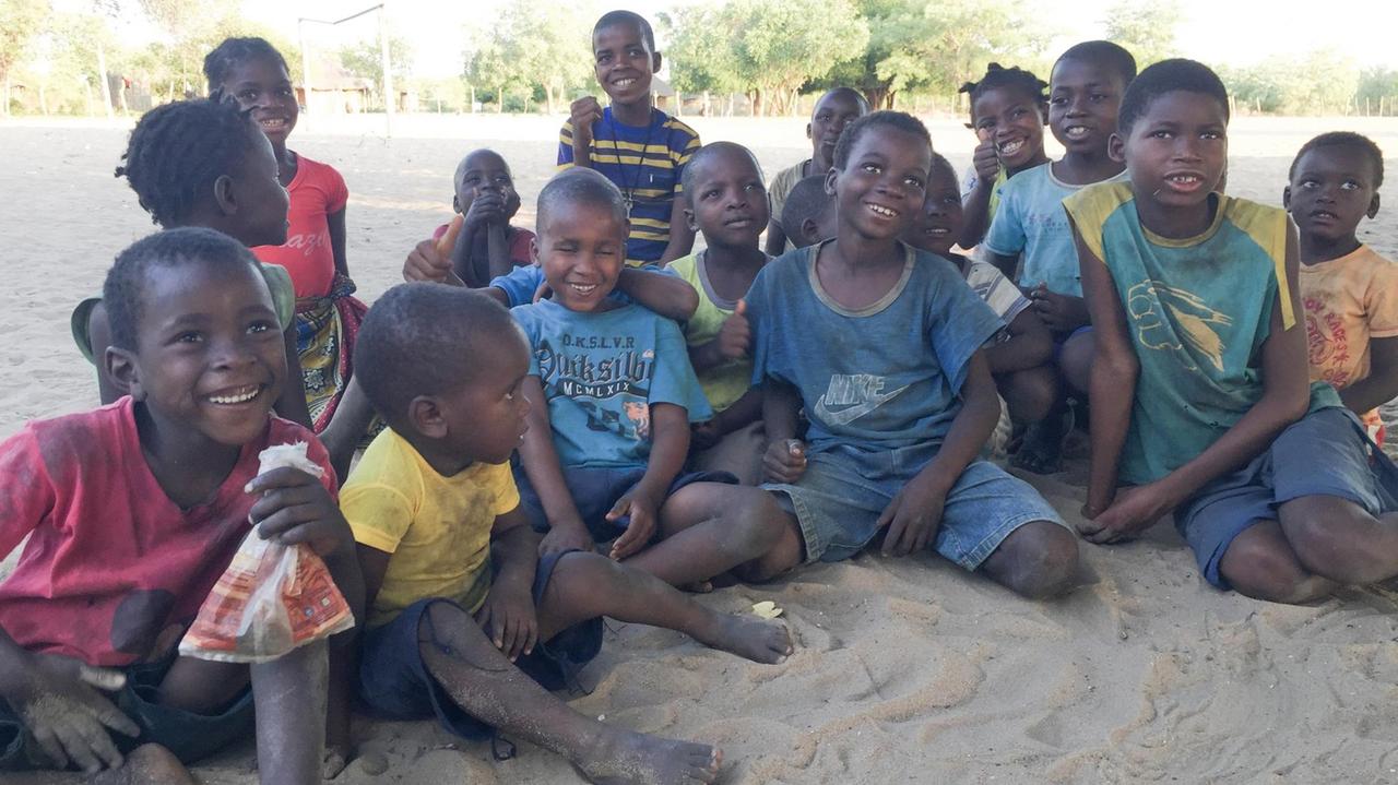 Dorfkinder in Mosambik