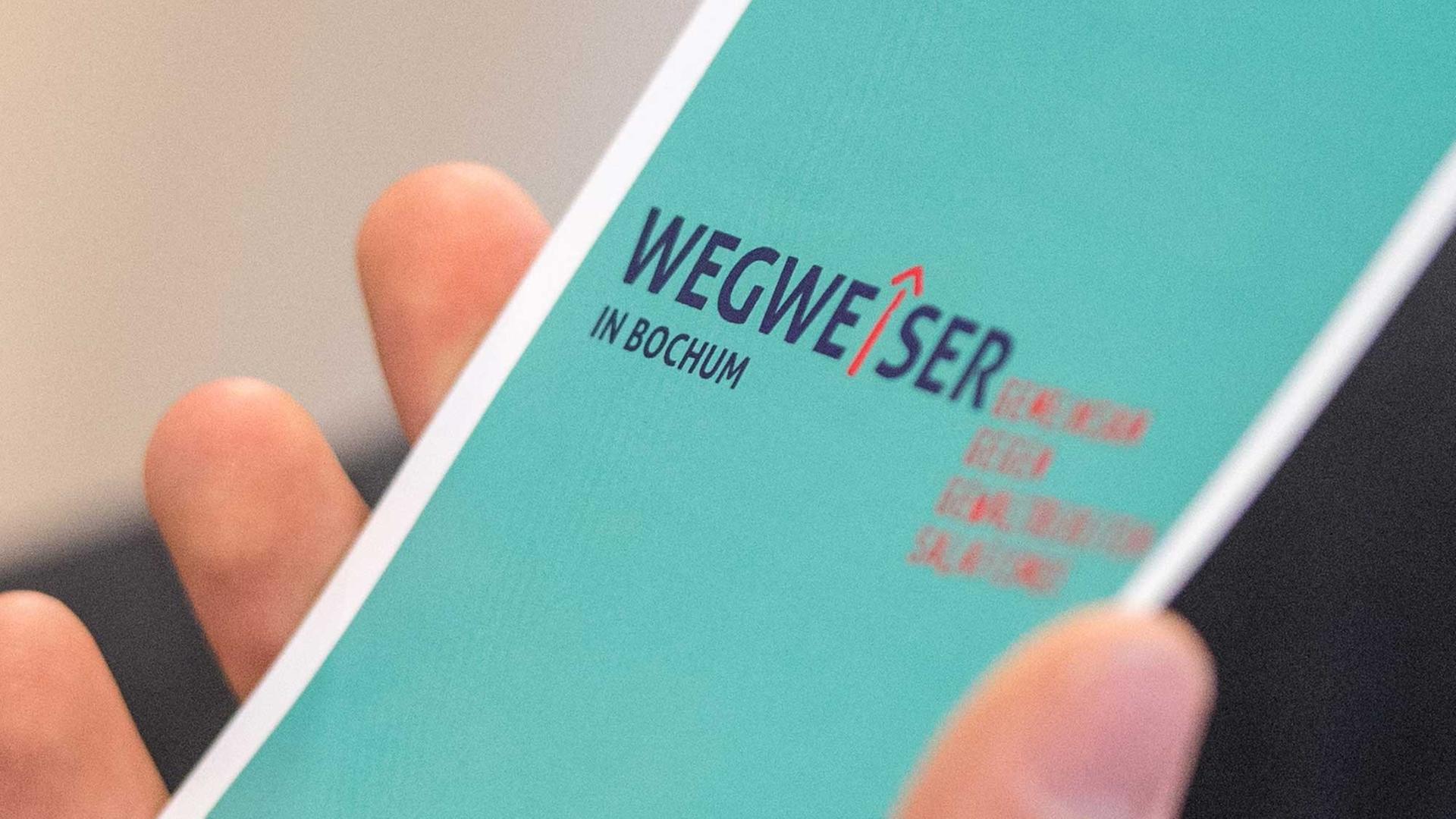 Ein Prospekt des Projekts  "Wegweiser".