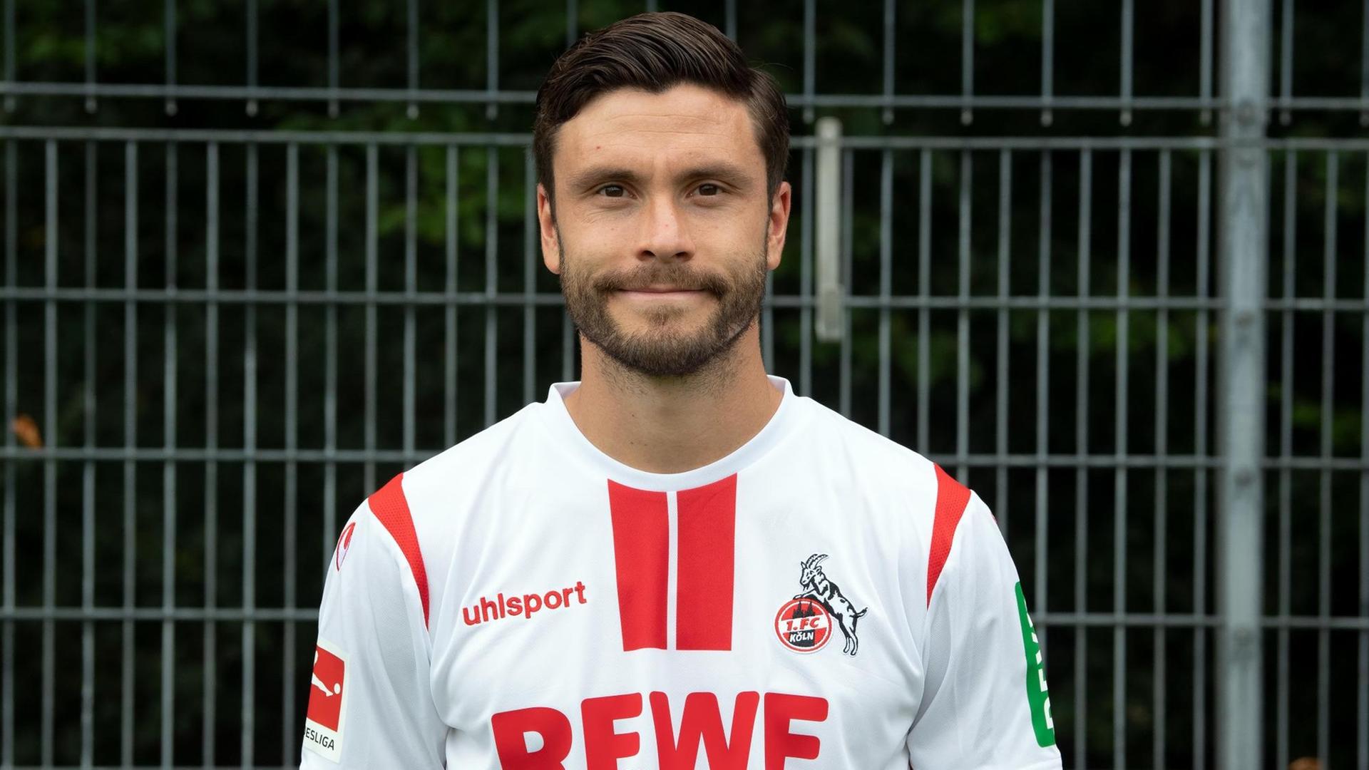 Fußball Kölner Kapitän Hector Gibt Karriereende Bekannt 0943