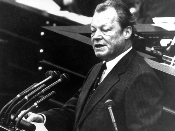Bundeskanzler Willy Brandt stellt am 20.09.1972 vor dem Bonner Bundestag die Vertrauensfrage.