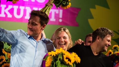 Die Spitzenkandidaten der Grünen in Bayern, Katharina Schulze and Ludwig Hartmann, gemeinsam mit Parteichef Robert Habeck.