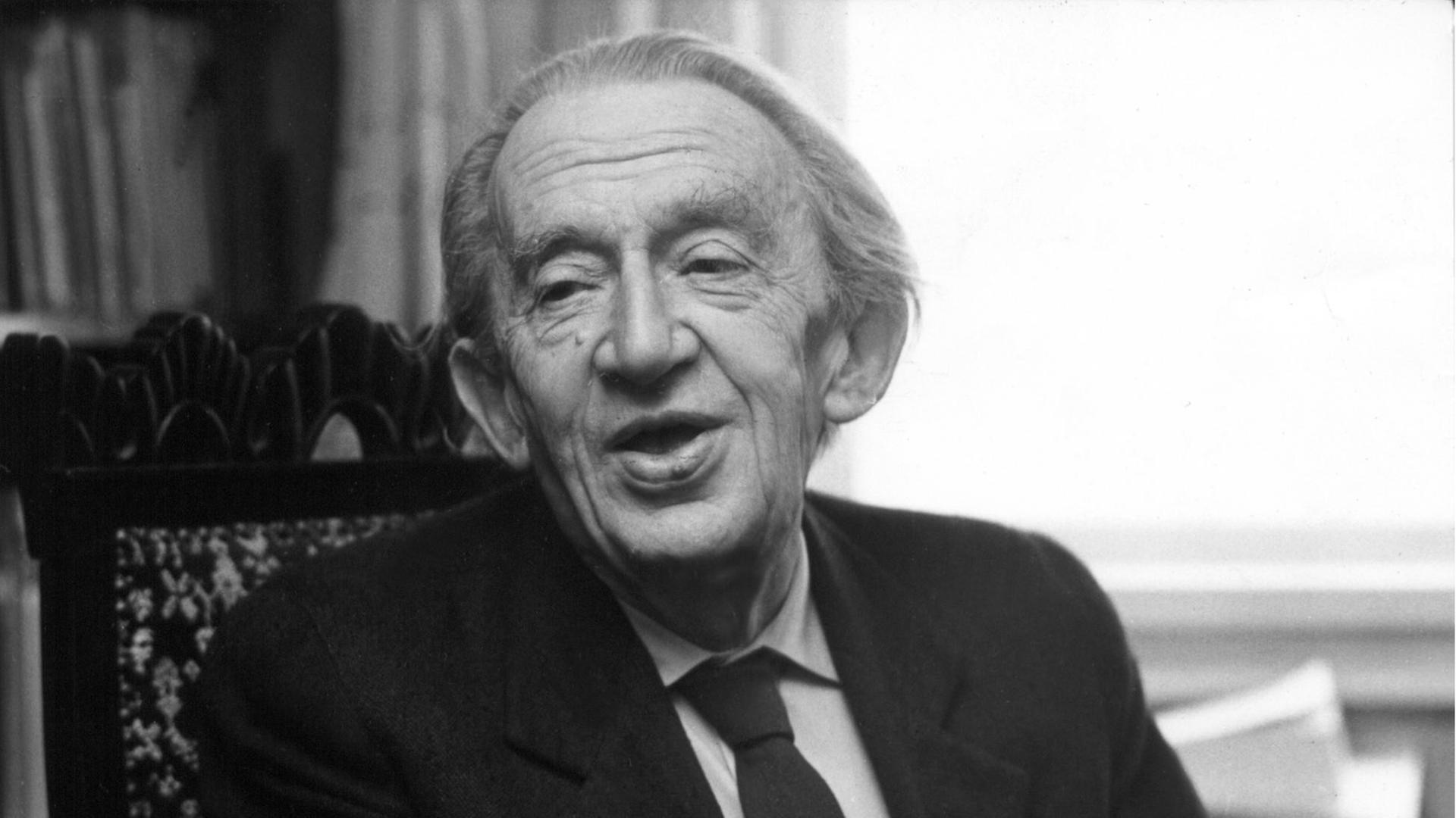 Der ungarische Philosoph und Literaturwissenschaftler György Lukacs in einer undatierten Aufnahme. Er wurde am 13. April 1885 in Budapest geboren und starb ebenda am 4. Juni 1971. Der ungarische Philosoph und Literaturwissenschaftler György Lukacs in einer undatierten Aufnahme. Er wurde am 13. April 1885 in Budapest geboren und starb ebenda am 4. Juni 1971.