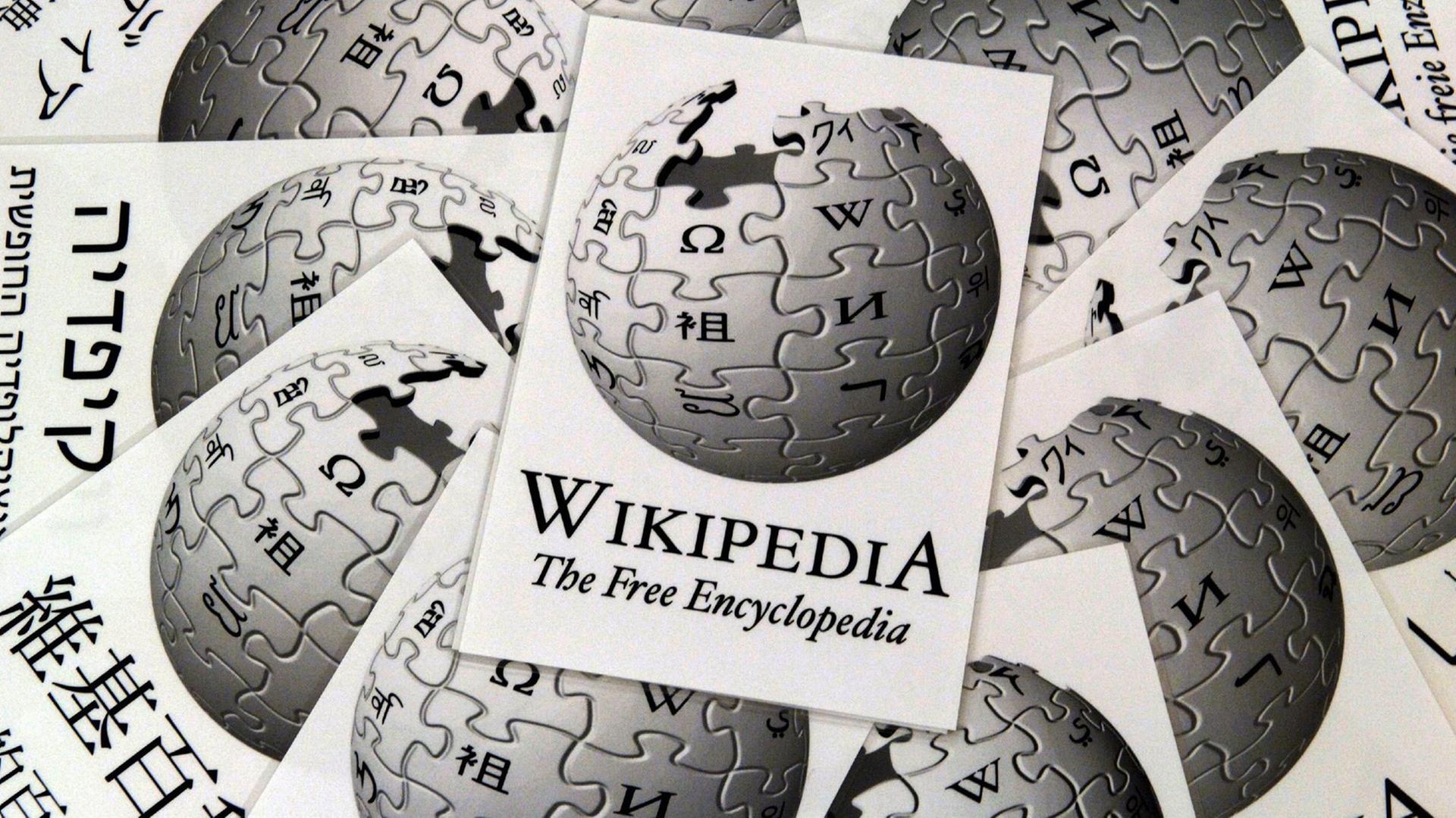 Logo und Schriftzug der Internet-Enzyklopädie "Wikipedia" in verschiedenen Sprachen. Logo und Schriftzug der Internet-Enzyklopädie "Wikipedia" in verschiedenen Sprachen.