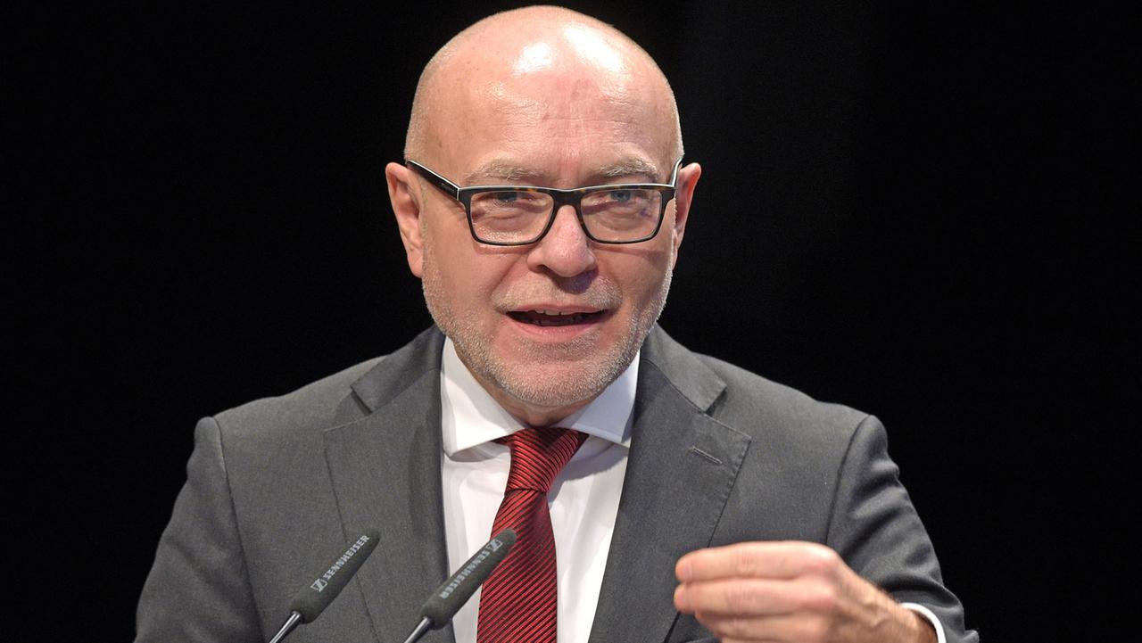 Udo Di Fabio, ehemaliger Richter am Bundesverfassungsgericht. Udo Di Fabio, ehemaliger Richter am Bundesverfassungsgericht.