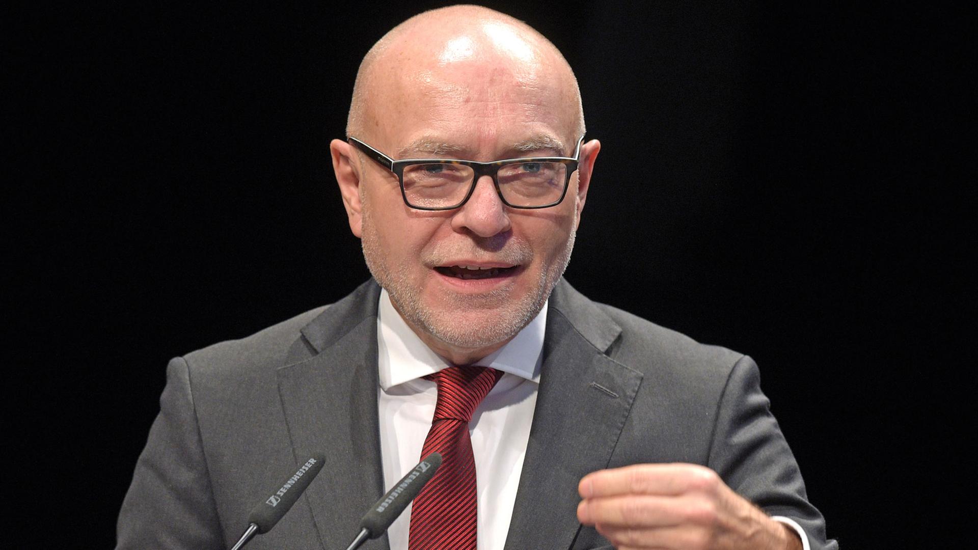 Udo Di Fabio, ehemaliger Richter am Bundesverfassungsgericht. Udo Di Fabio, ehemaliger Richter am Bundesverfassungsgericht.