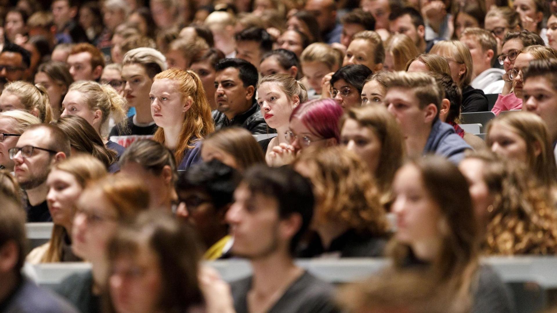 Erstsemester-Begrüßung an der Universität zu Köln. Köln, 07.10.2019 Erstsemester-Begrüßung an der Universität zu Köln. Köln, 07.10.2019